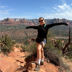 Meet your Posher, Lauren